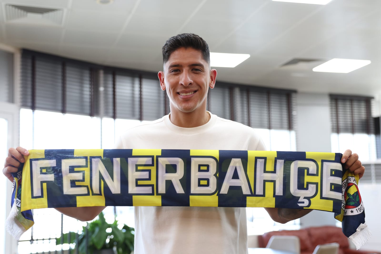¡A Turquía! Edson Álvarez jugara para el Fenerbahce