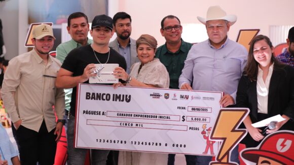 El Instituto de la Juventud Municipal reconoce a jóvenes con el Galardón Emprende + Guasave