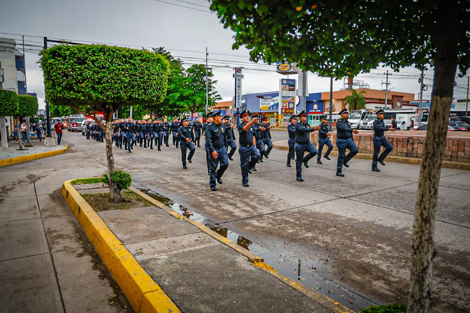 En su día, bomberos agradecen a Dios por un año más de vida prestando sus servicios