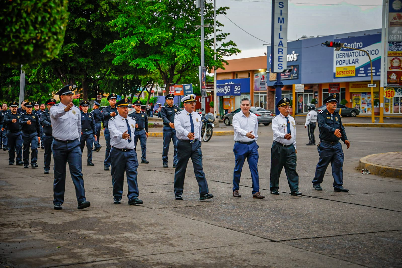 En su día, bomberos agradecen a Dios por un año más de vida prestando sus servicios