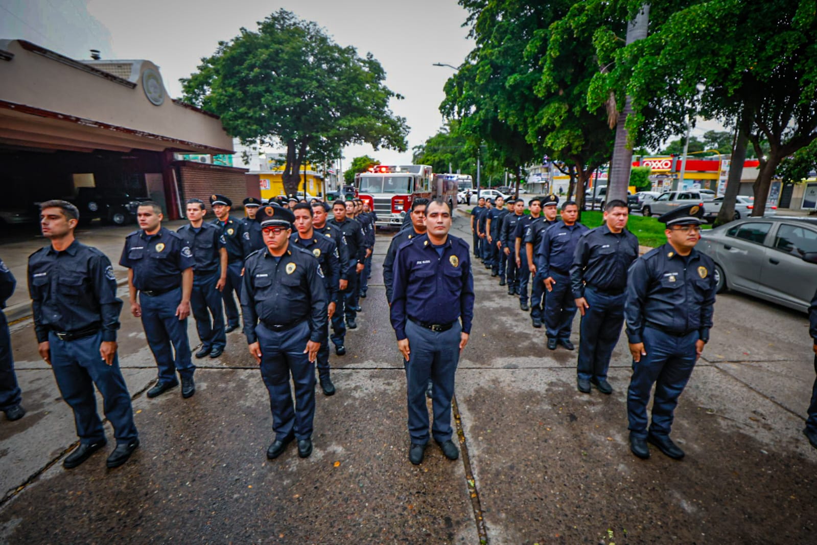 En su día, bomberos agradecen a Dios por un año más de vida prestando sus servicios