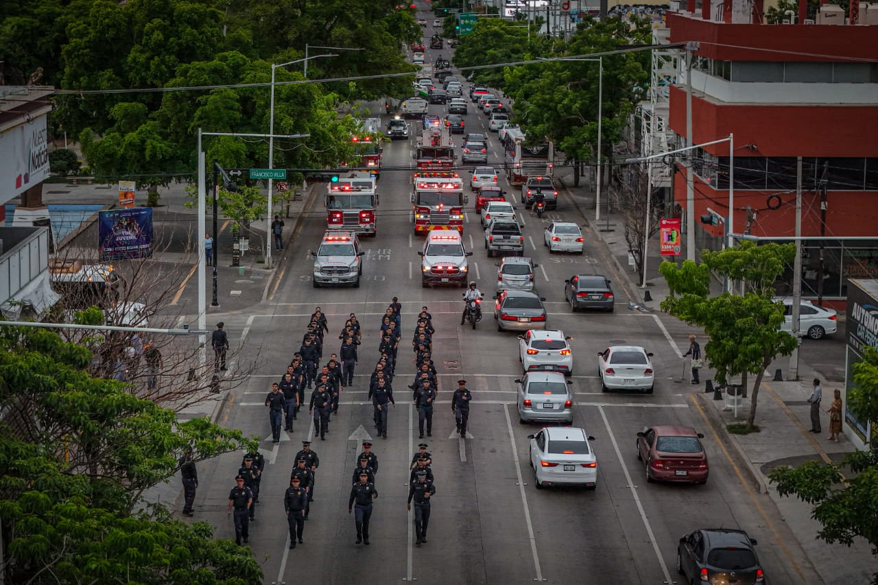 En su día, bomberos agradecen a Dios por un año más de vida prestando sus servicios