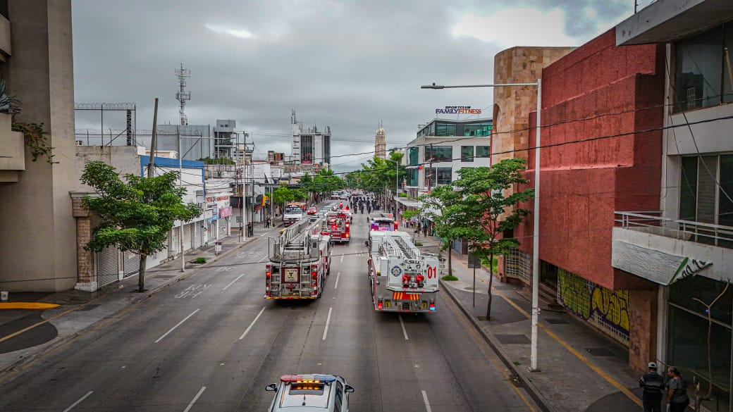En su día, bomberos agradecen a Dios por un año más de vida prestando sus servicios