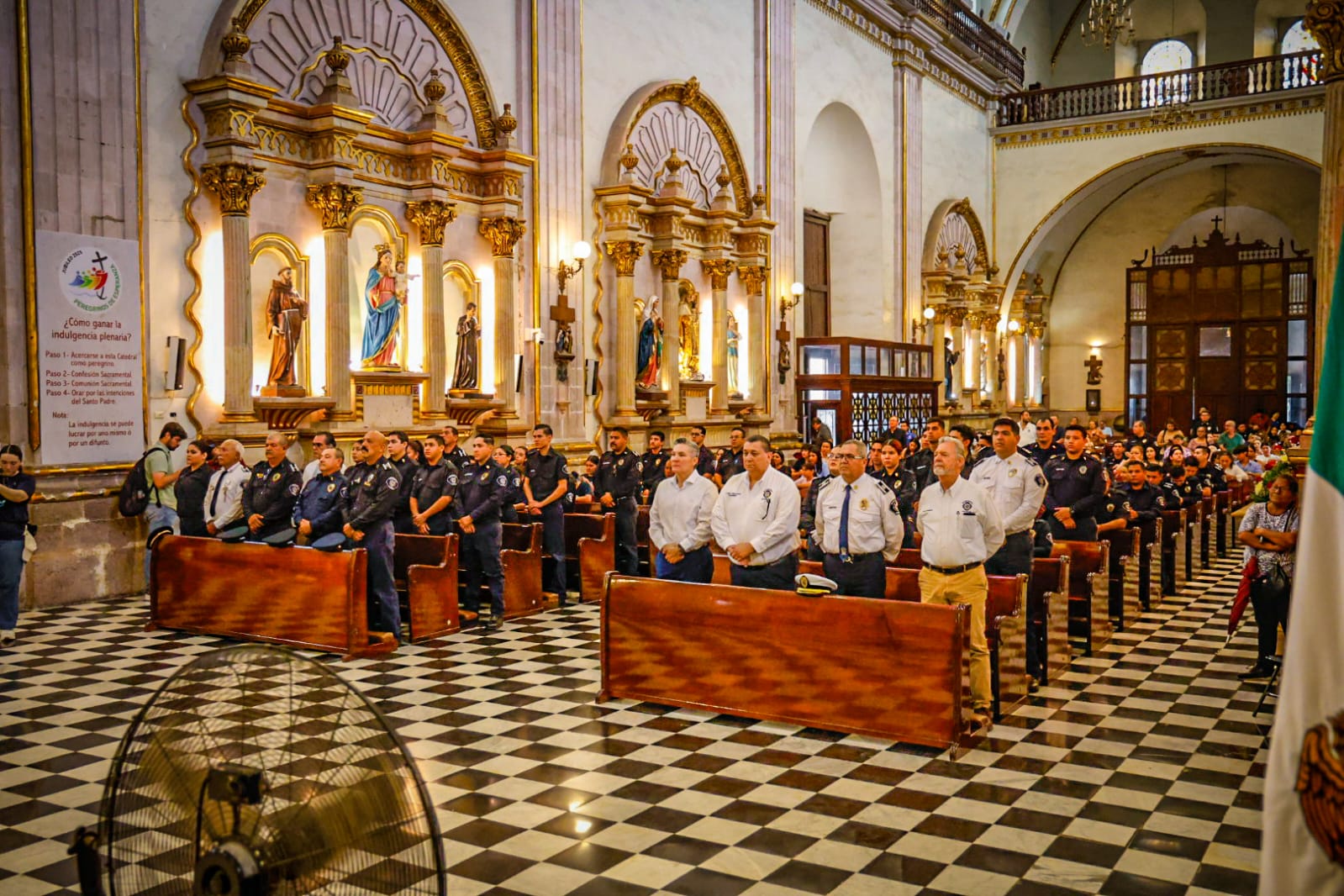 En su día, bomberos agradecen a Dios por un año más de vida prestando sus servicios