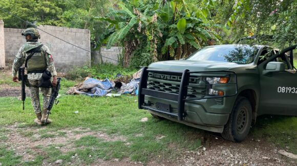 En un arroyo ejecutan a balazos a un hombre en la colonia Ampliación 5 de Febrero en Culiacán