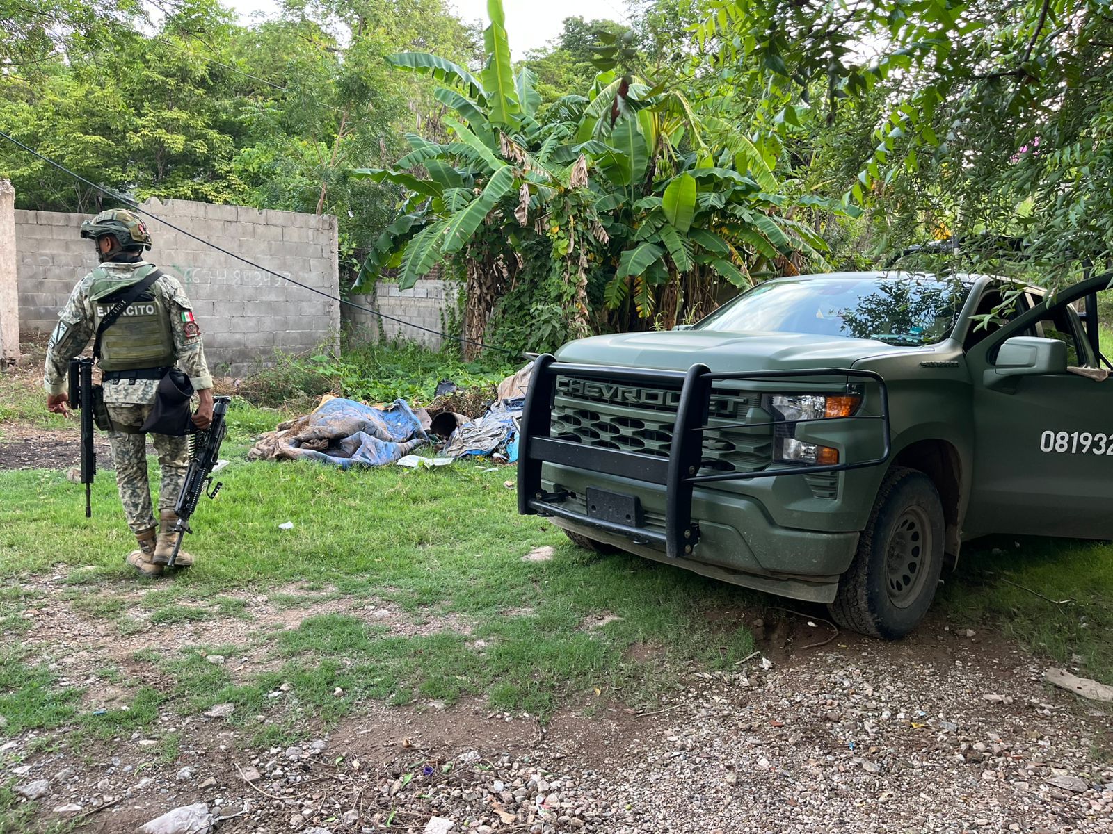 En un arroyo ejecutan a balazos a un hombre en la colonia Ampliación 5 de Febrero en Culiacán