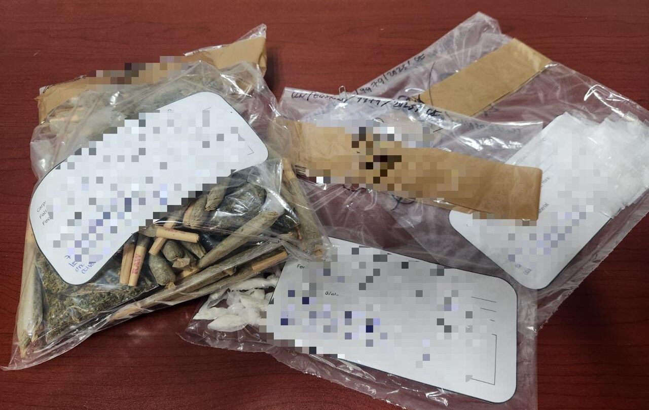 Encuentran droga en frituras y barras de chocolate