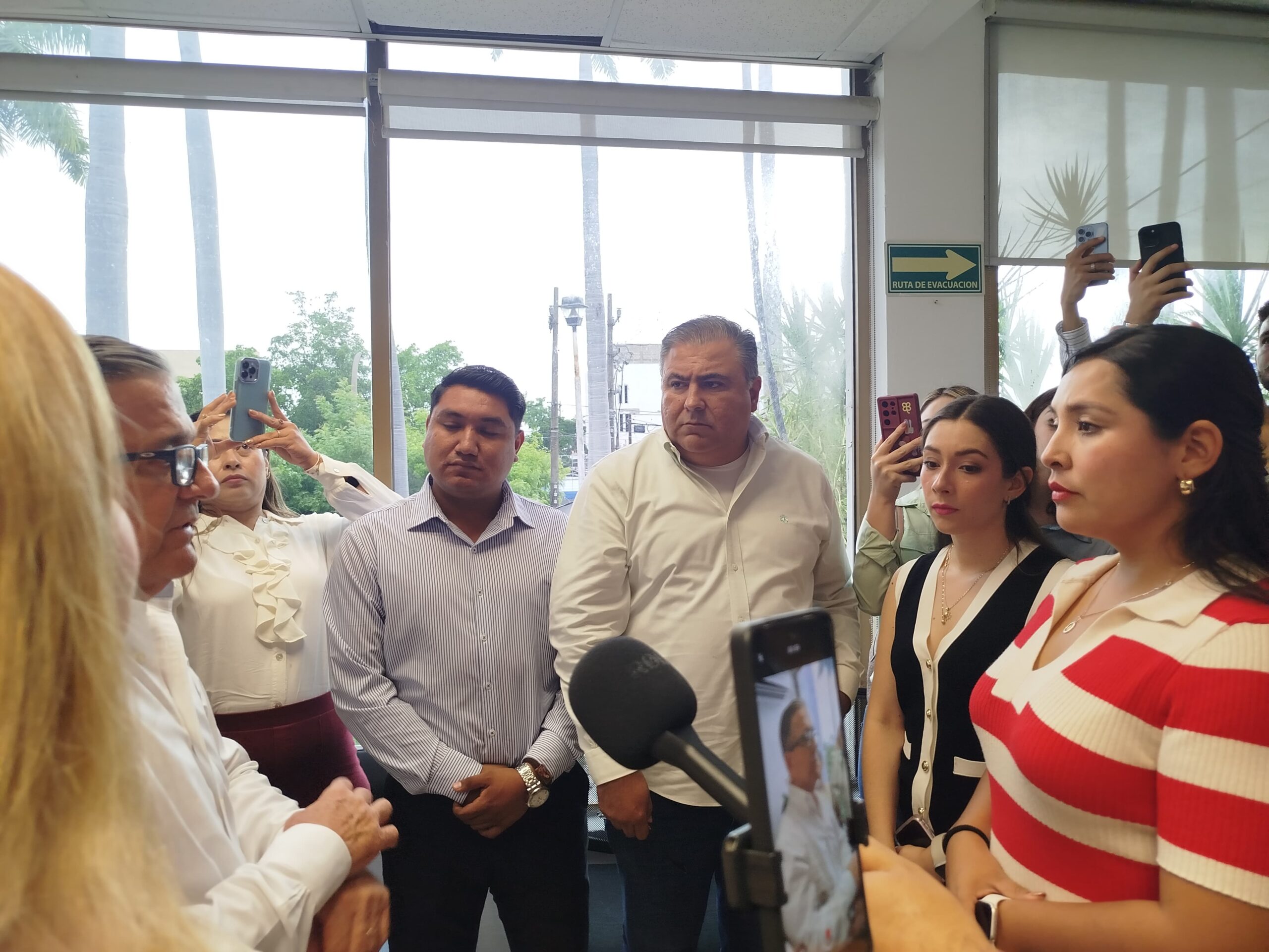 Esperaran regidores de MORENA agotar el tiempo para la sesión extraordinaria de Cabildo y si les dan espacio