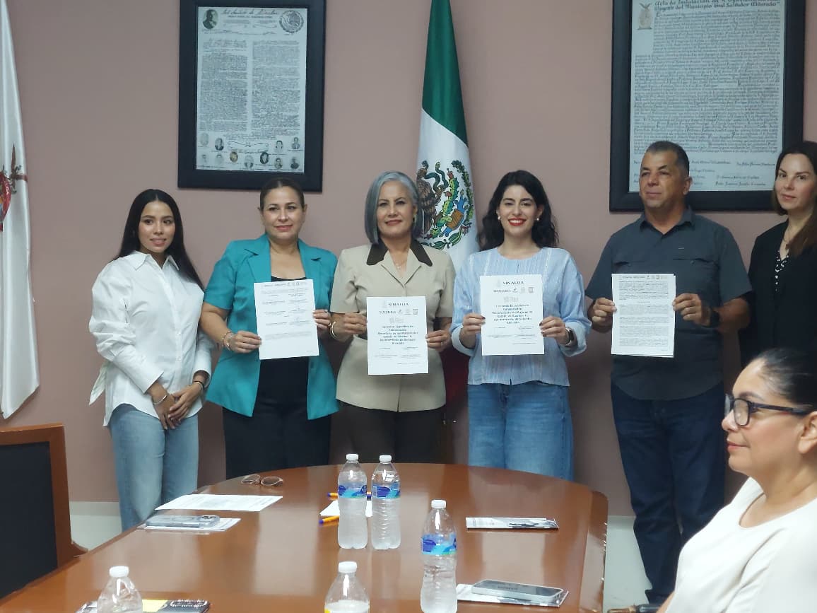 Firman convenio Salvador Alvarado y Semujeres