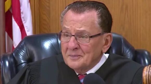 Muere Frank Caprio, el juez más amable del mundo; su legado de justicia con empatía conmovió a millones