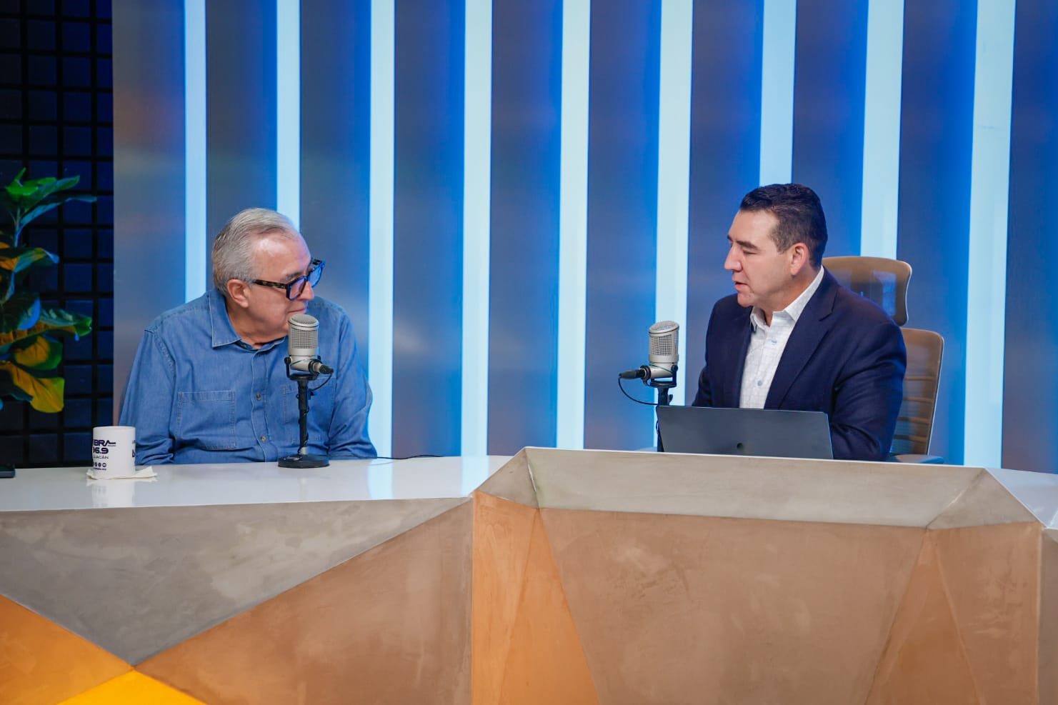 Gobernador Rubén Rocha Moya en Los Noticieristas