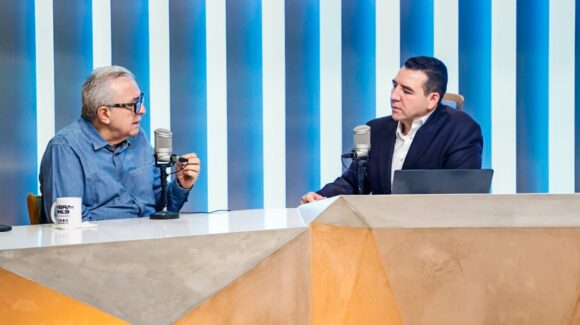 “No les sacaré tarjeta amarilla”, llama Rocha a funcionarios no descuidar su labor por pensar en el 2027