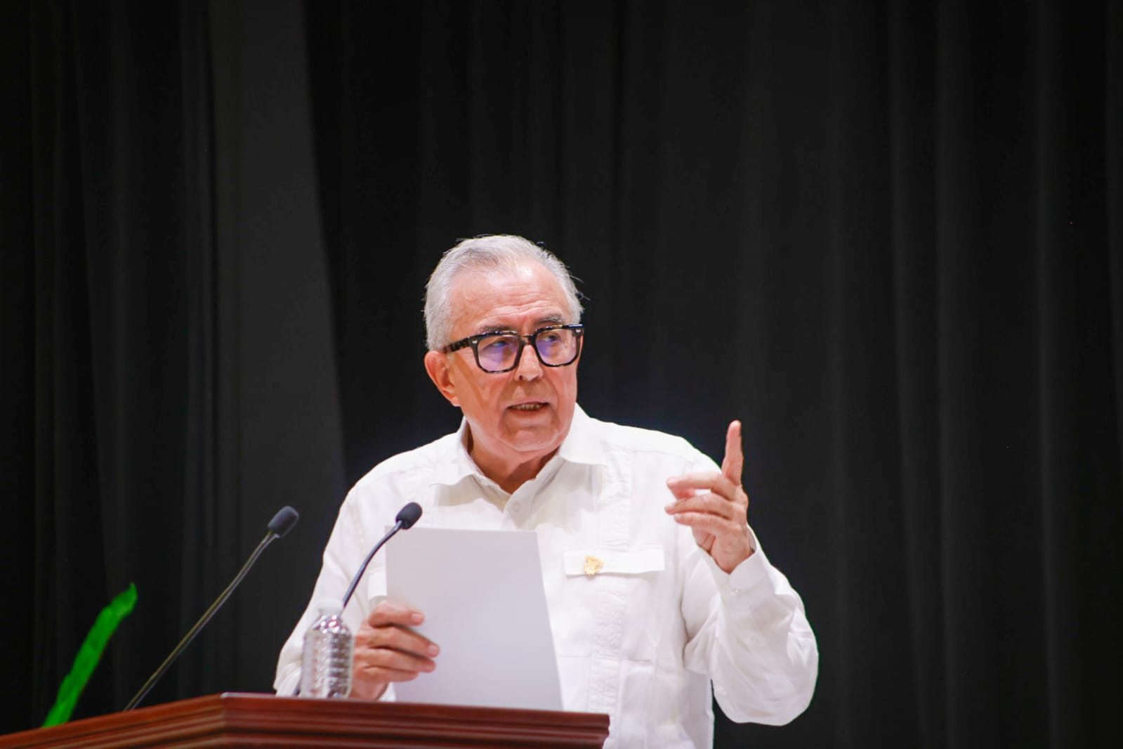 Gobernador de Sinaloa, Rubén Rocha Moy en evento de la UAS