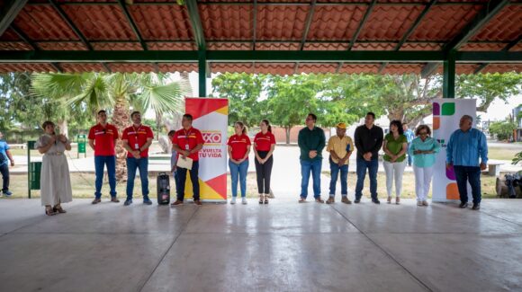 Grupo Oxxo y Departamento de Ecología en Guasave entregan parque rehabilitado en la colonia Petatlán
