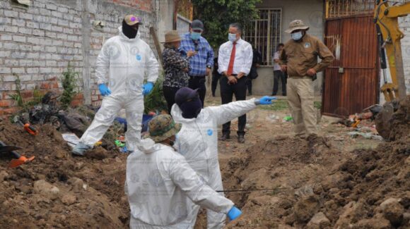Hallan 32 cuerpos en fosas clandestinas de La Calera, Guanajuato; identifican a 15 víctimas