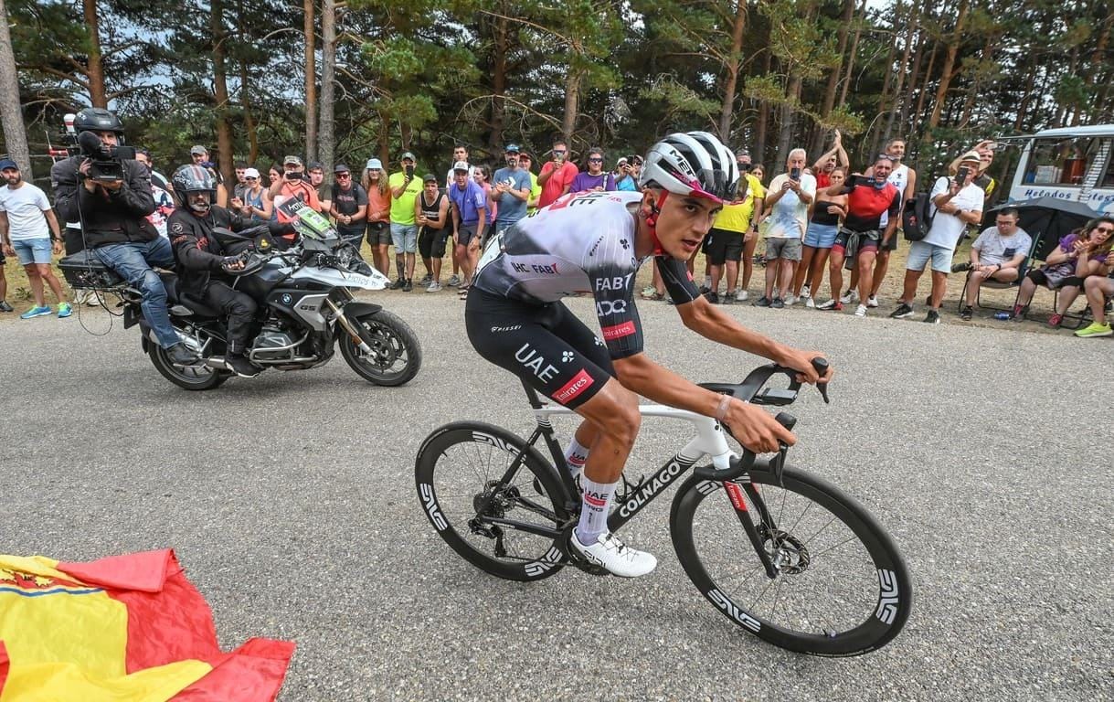 Isaac del Toro en competencia en España
