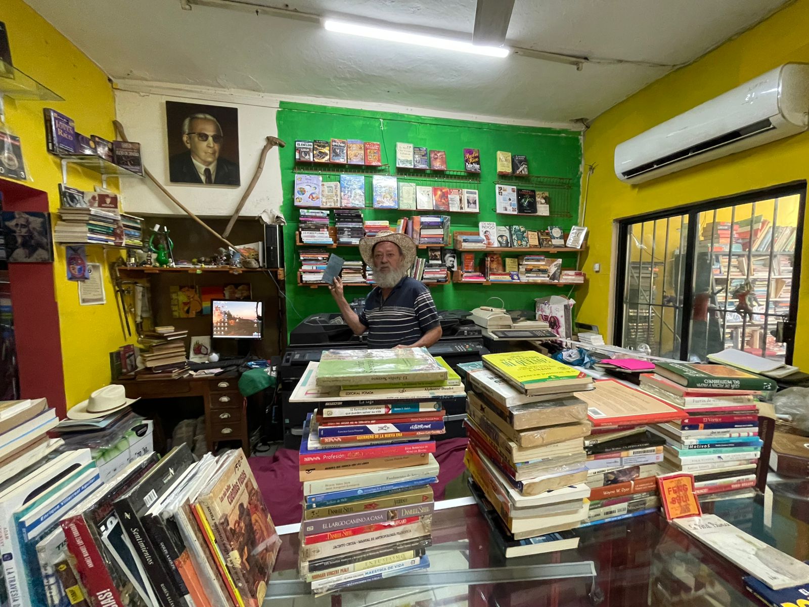 José Torres tiene un paraíso literario en Culiacán