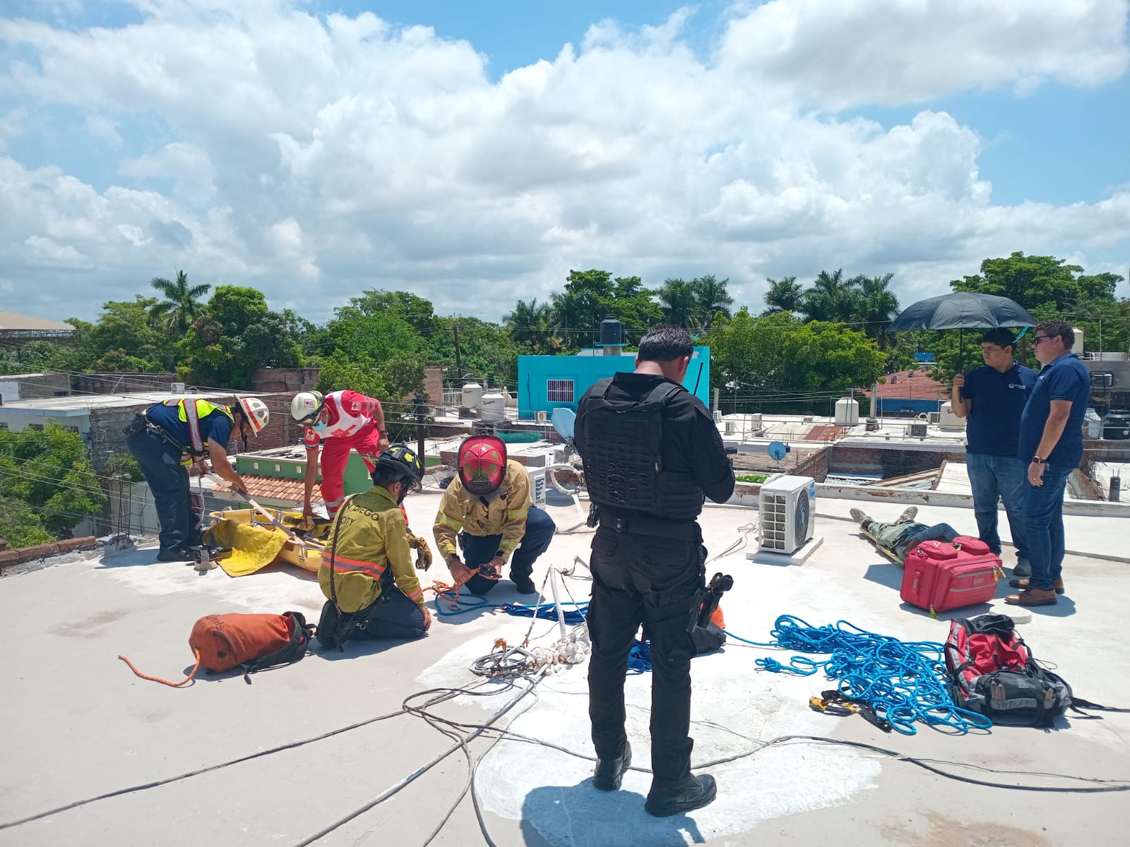 Joven sufre descarga eléctrica mientras trabajaba en azotea en Mazatlán