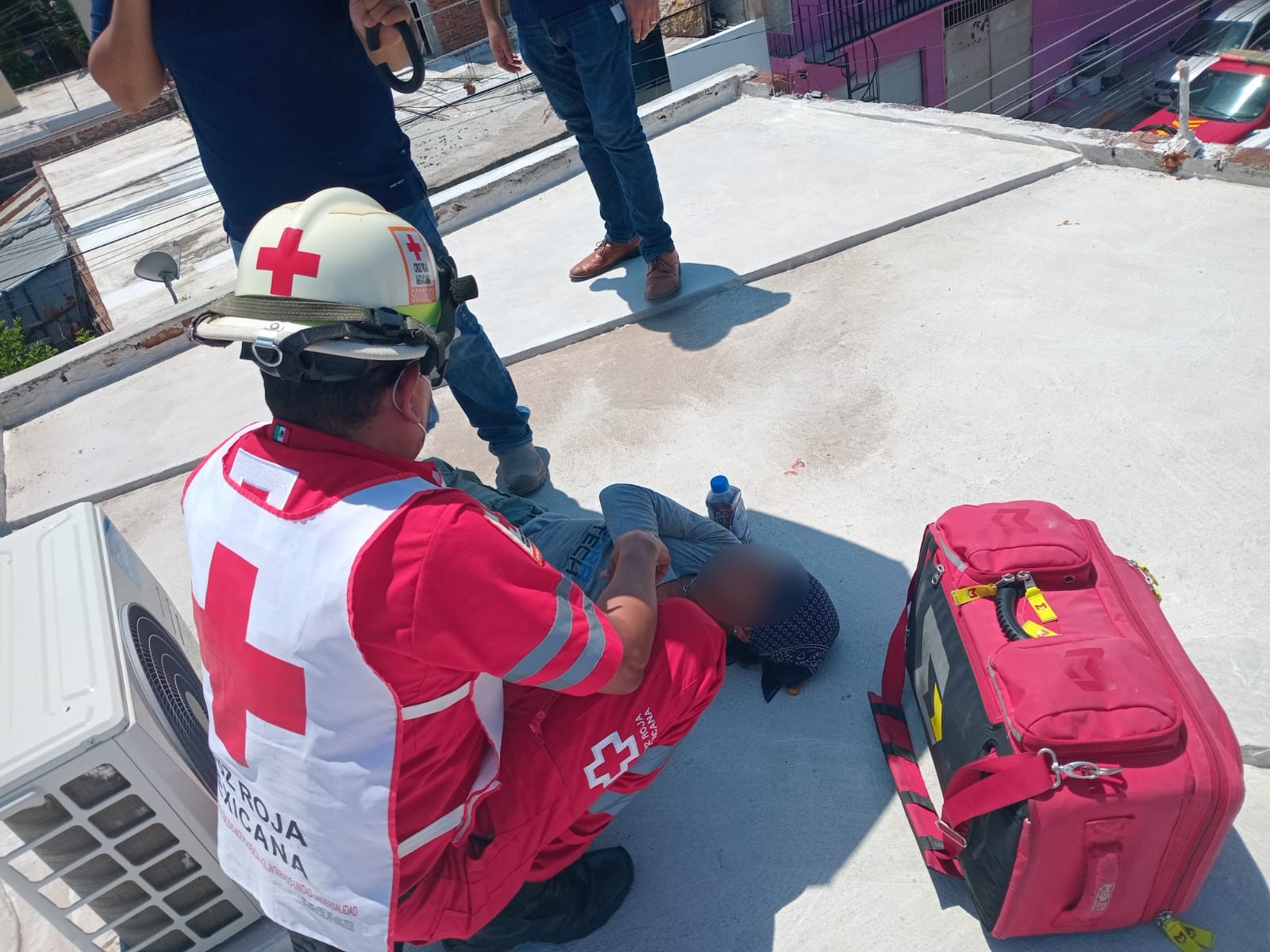 Joven sufre descarga eléctrica mientras trabajaba en azotea en Mazatlán