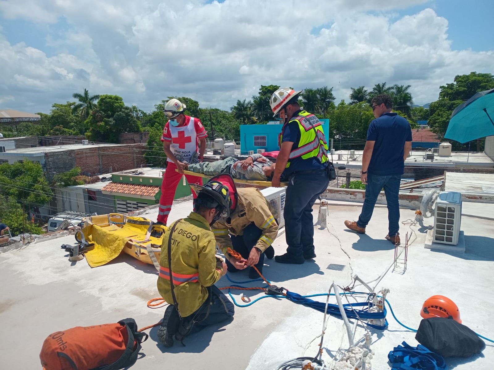 Joven sufre descarga eléctrica mientras trabajaba en azotea en Mazatlán