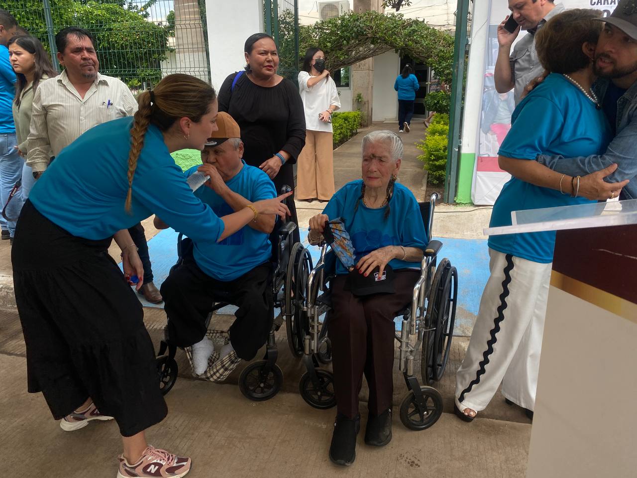 La Caravana del Día del Abuelo en Guasave
