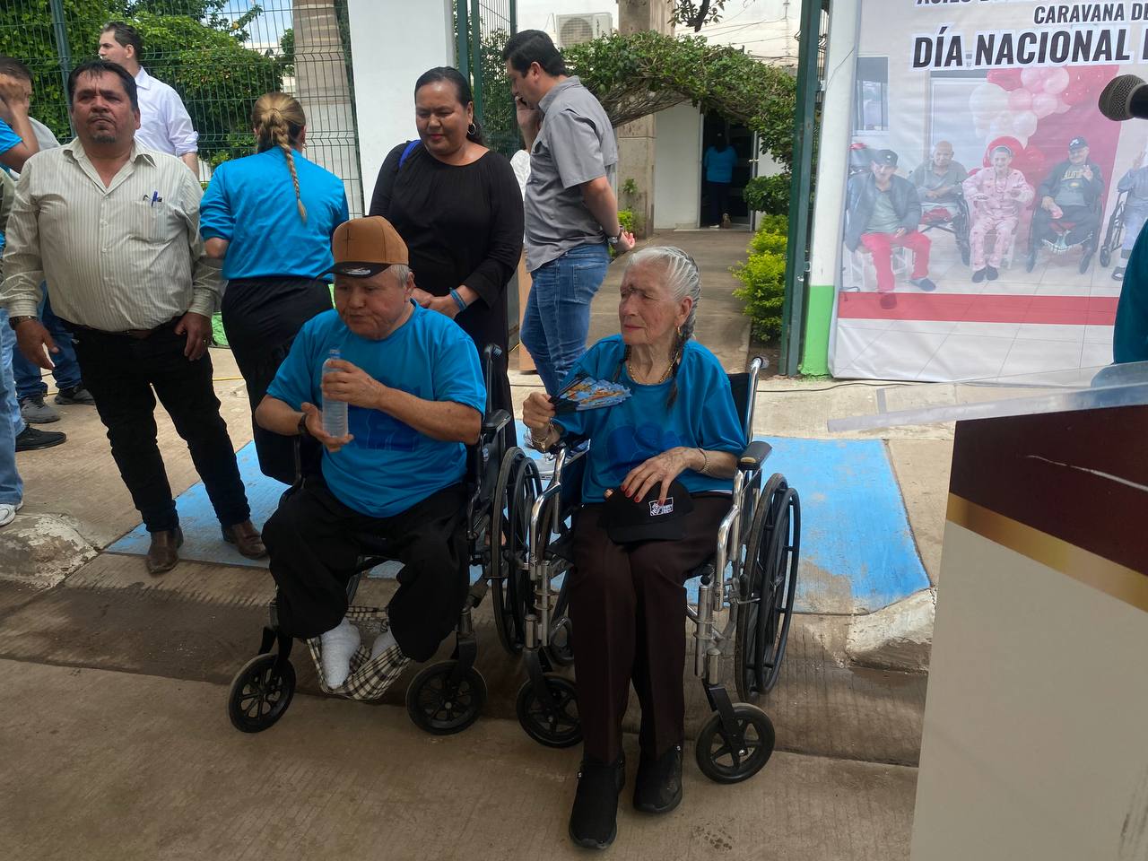 La Caravana del Día del Abuelo en Guasave