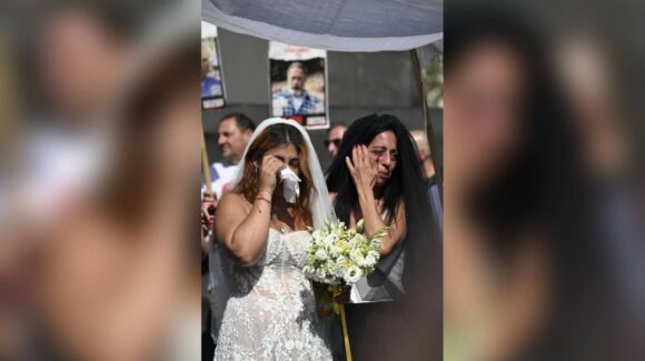 Exrehén mexicana celebra boda simbólica en Tel Aviv; su novio sigue cautivo de Hamás