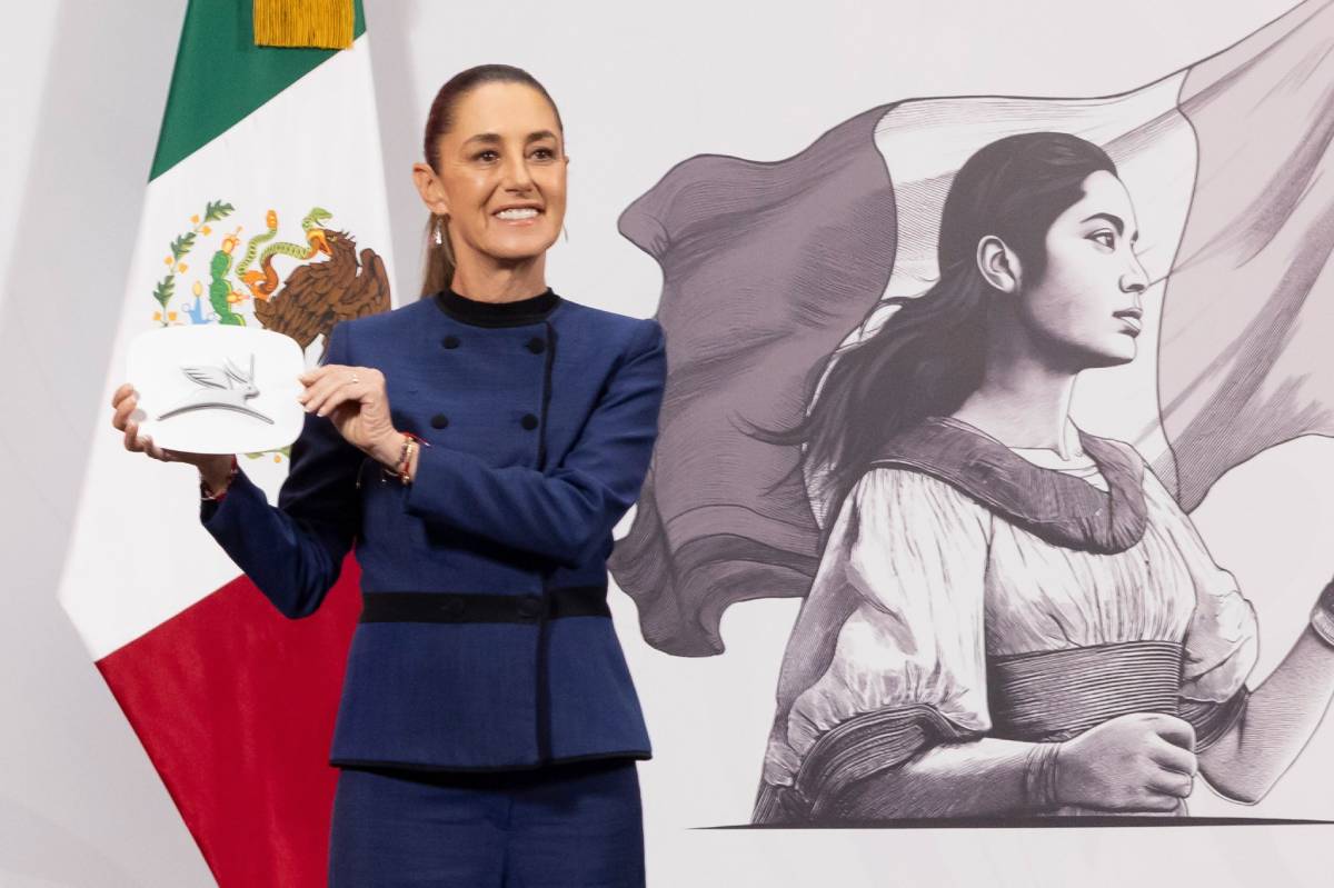 La presidenta revela que una liebre alebrije es el emblema de vehículos eléctricos Olinia.