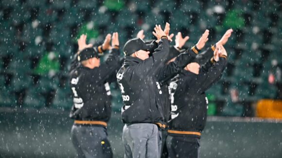 Laguna y Laredo buscarán seguir con vida este lunes en los Play off de la LMB