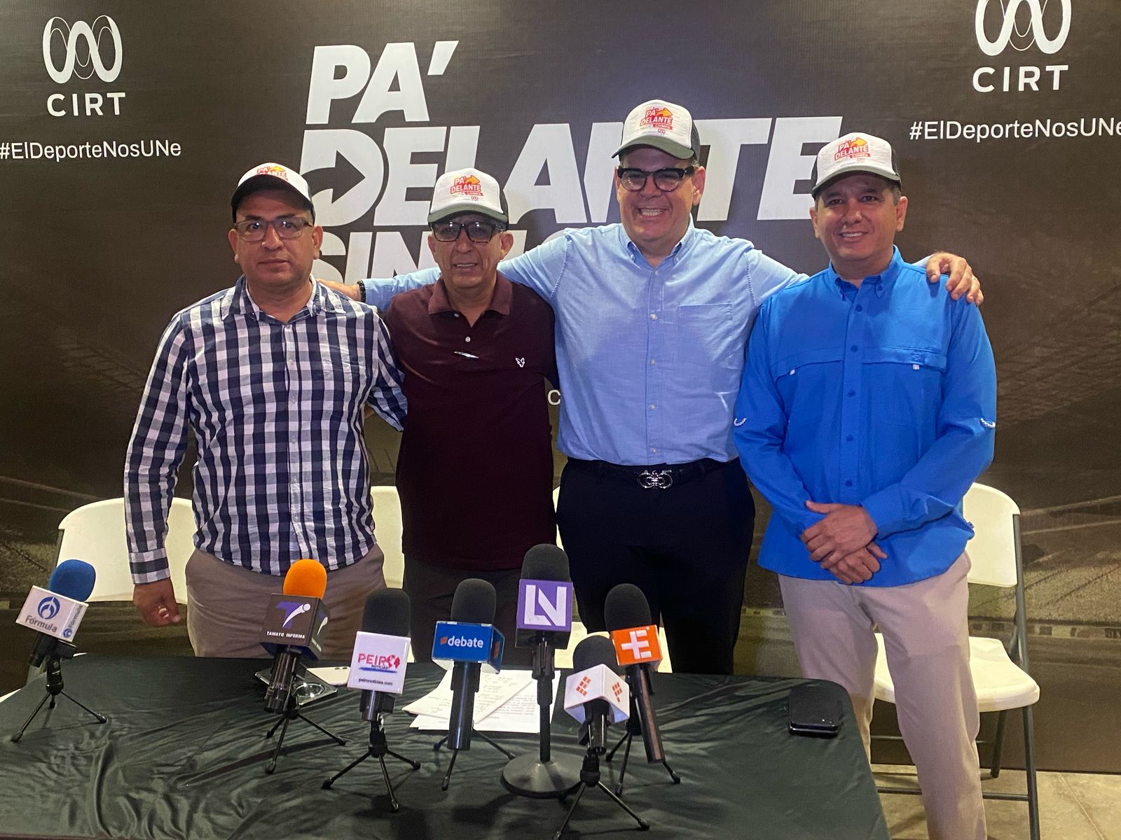 organizadores de la Liga Periodistica de Futbo Pa Delante Sinaloa
