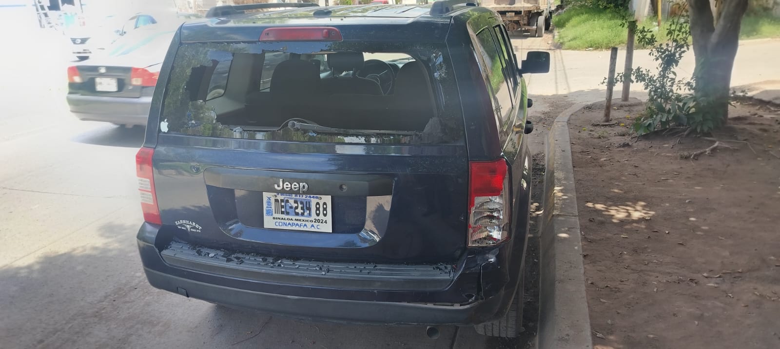 Moto se impacta contra camioneta en Los Mochis