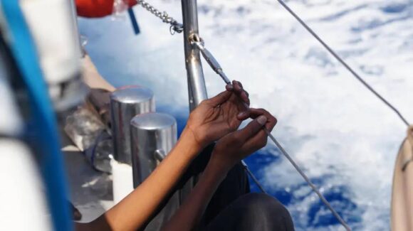 Tragedia en el Mediterráneo: tres hermanas mueren ahogadas en embarcación migrante