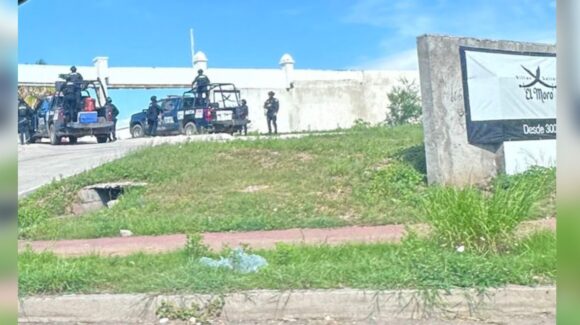 ¡Fuerte operativo! Sitian motel de la salida norte Culiacán tras denuncia de gente armada en una habitación