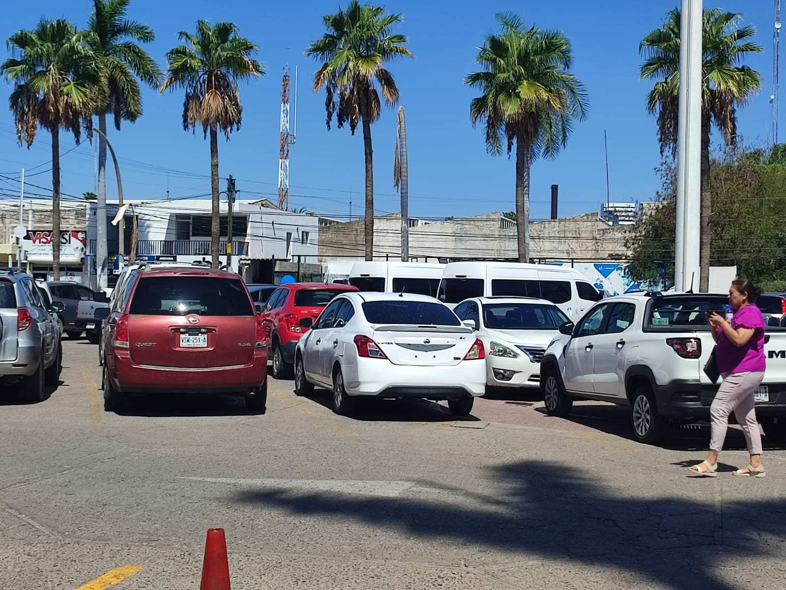 Piden retirar polarizados no permitidos en Ahome