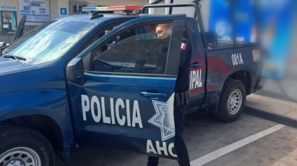 ¡Ponen el ejemplo! Policías de Ahome retiran polarizado de las patrullas