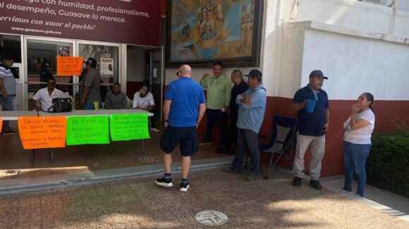 “Si no cumplen lo acordado volveremos a cerrar el Ayuntamiento”: Policías jubilados de Guasave
