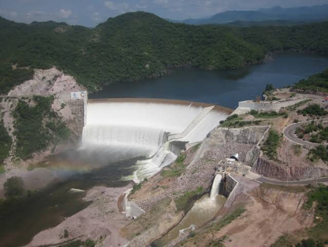 Presa Picachos en el sur de Sinaloa