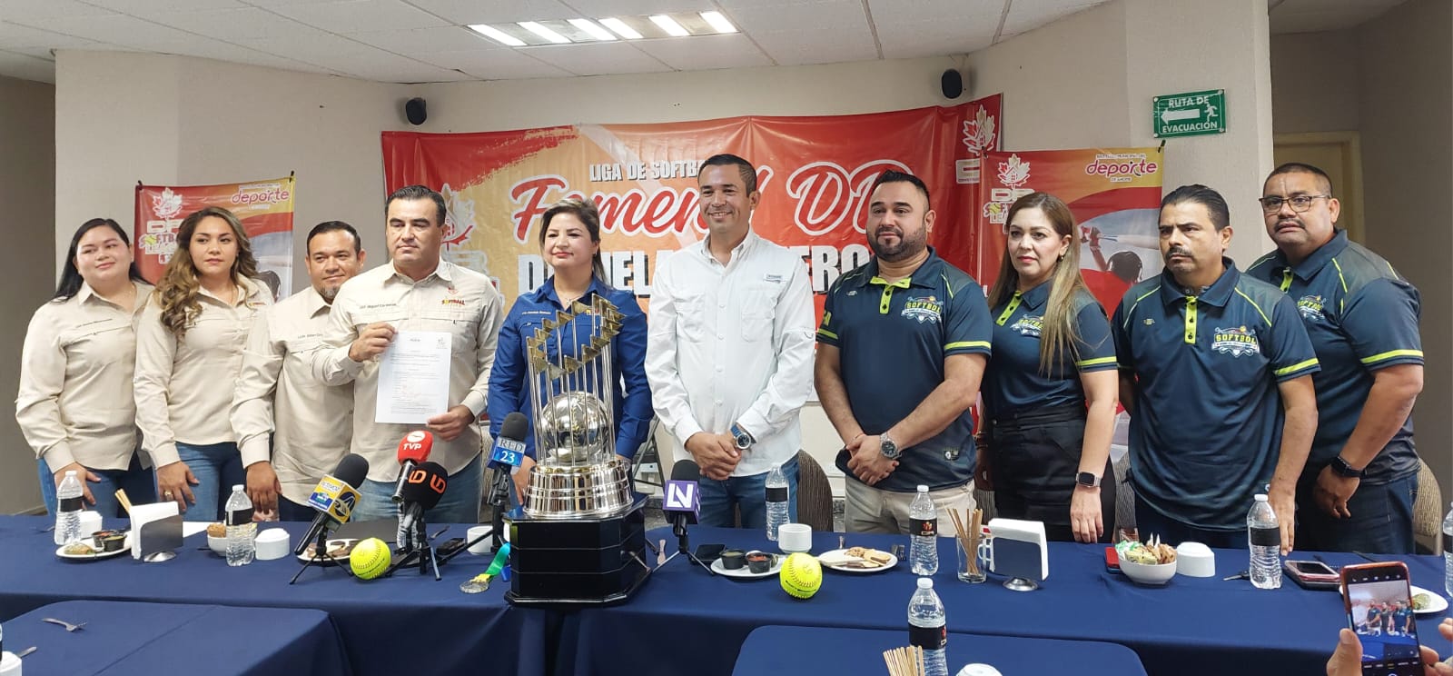 Presentan la Liga de Softbol Femenil DR Daniela Romero en Ahome