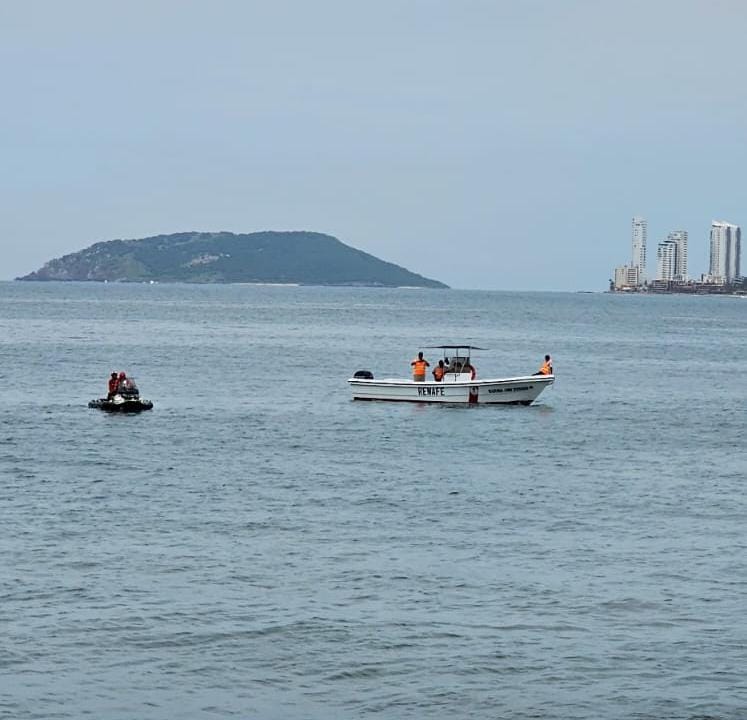 Realizan estudios de buceo en Playa Norte en Mazatlán