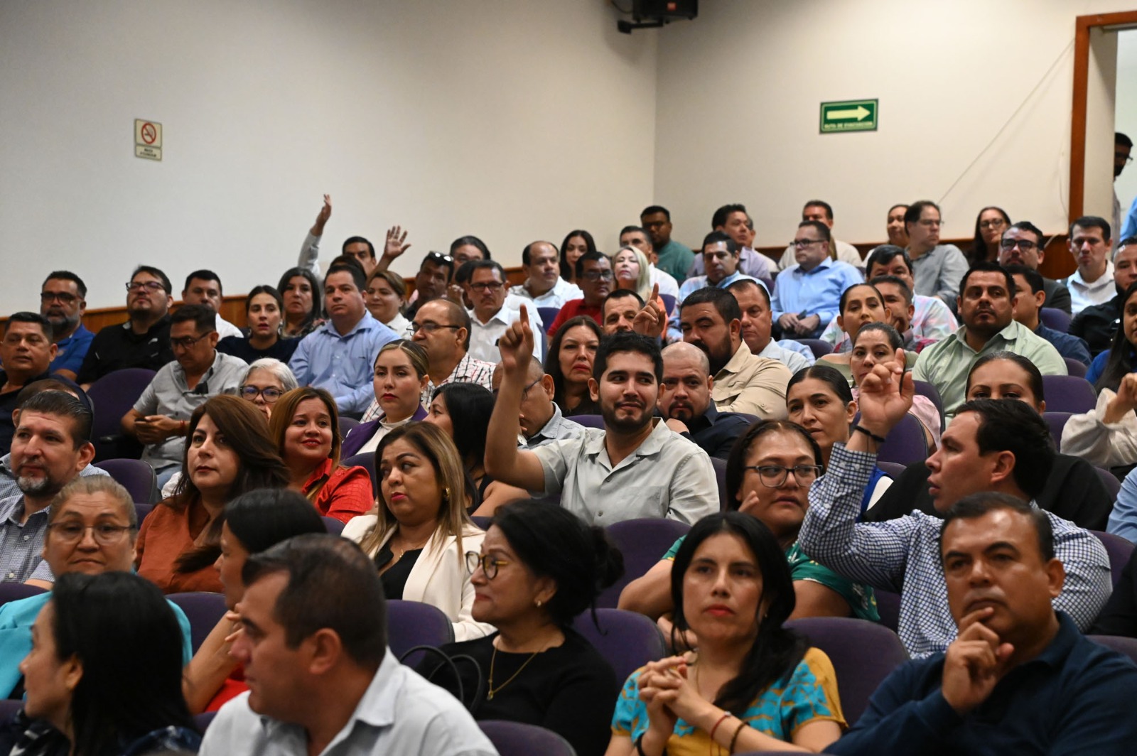 Rector Jesús Madueña Molina se reúne con el Colegio de Directores