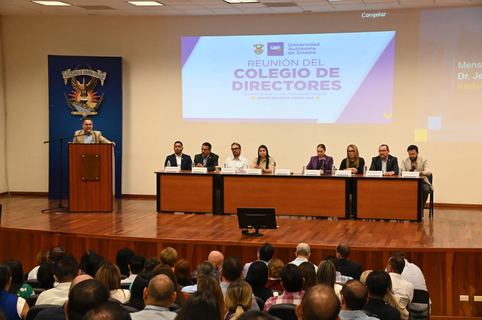 Rector Jesús Madueña Molina se reúne con el Colegio de Directores