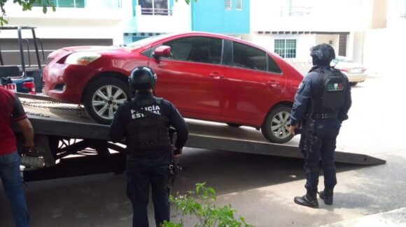¡Uno tenía minutos de ser despojado! Recuperan 2 vehículos con reporte de robo en Culiacán