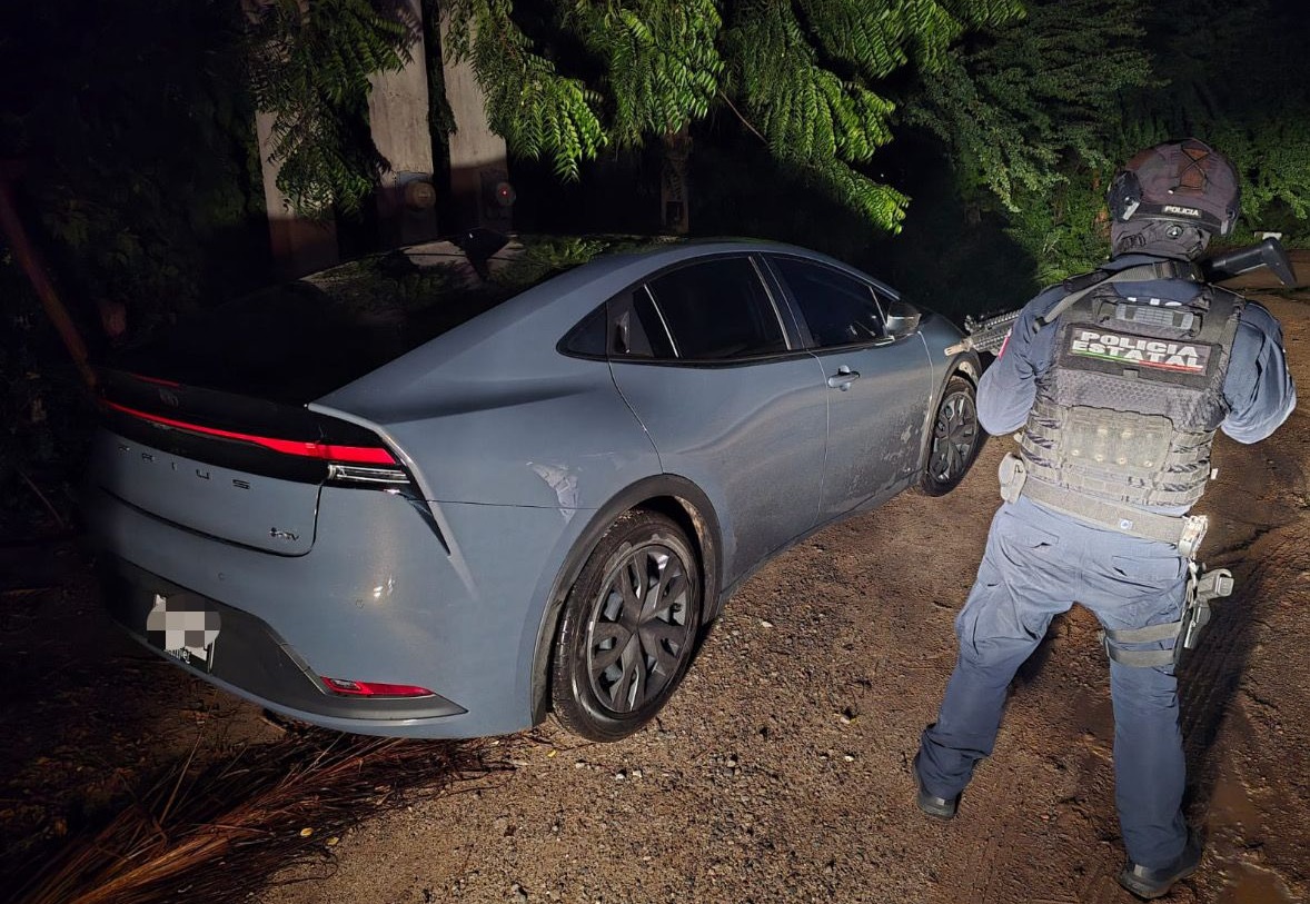 Recuperan 2 vehículos con reporte de robo en Culiacán