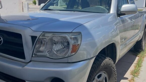 Roban camioneta de fundación Pet Guardians en Los Mochis; la unidad era para el traslado de perritos