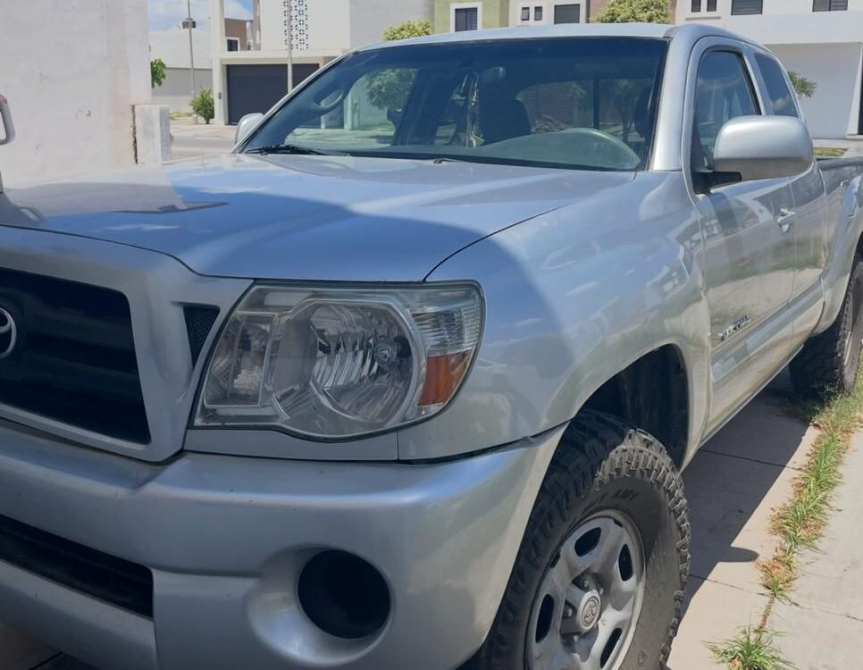 Roban camioneta de fundación Pet Guardians en Los Mochis, la unidad era para el traslado de perritos