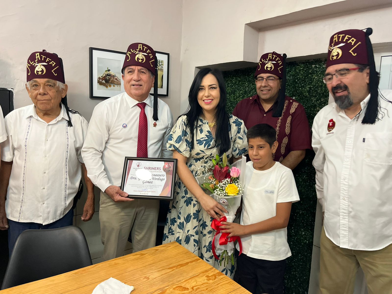 Shriners del Petatlán reconoce a la doctora Gabriela Verduzco
