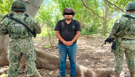 Sujeto es detenido con armas  y vehículos durante operativo en Elota