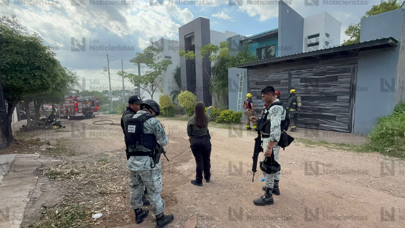 Tirotean, vandalizan y le prenden fuego a dos viviendas al norte de Culiacán