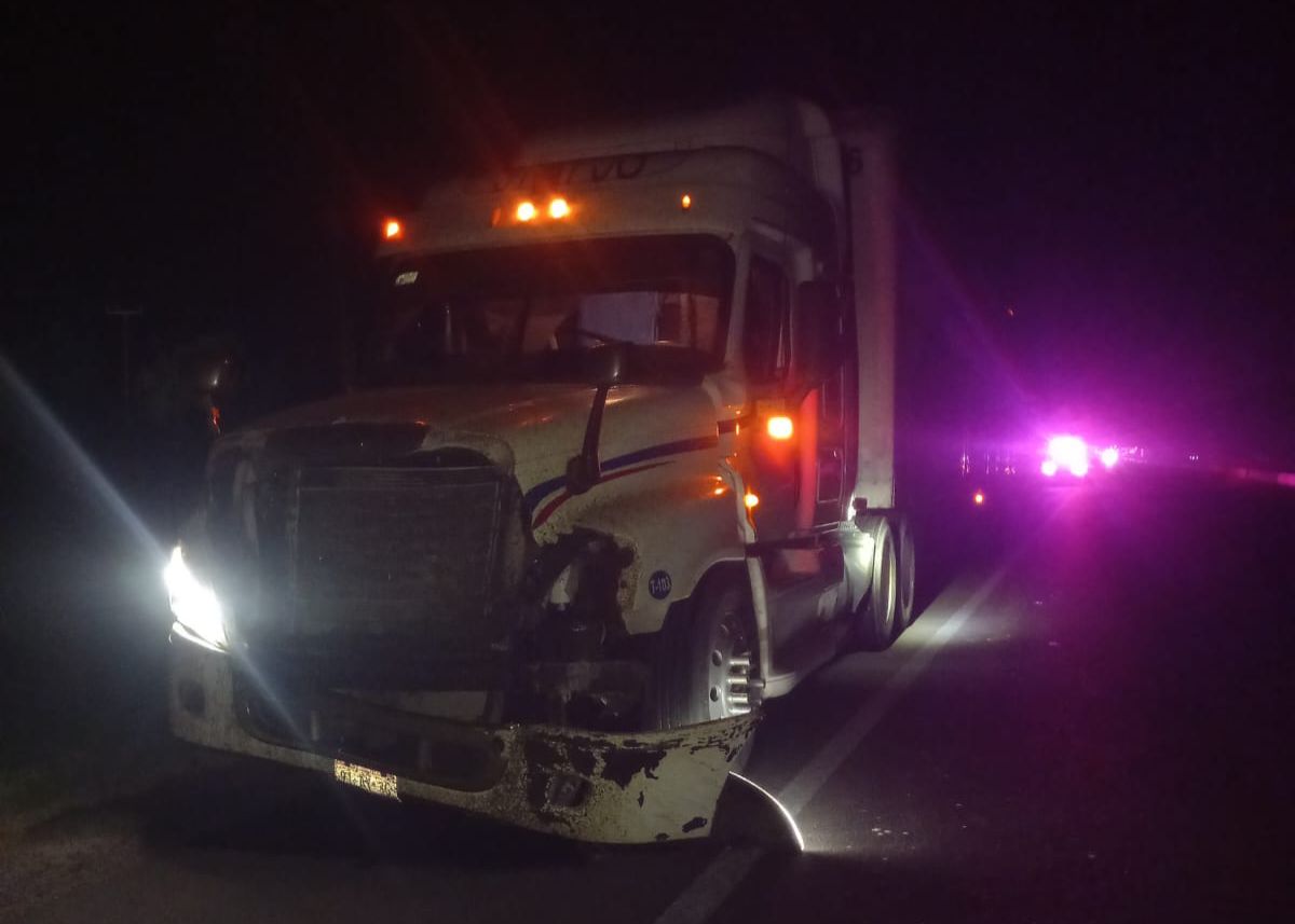 Trailer choca en Guasave