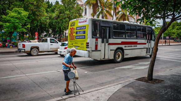 Presentan iniciativa en el Congreso para que transporte público sea gratuito para adultos mayores en Sinaloa